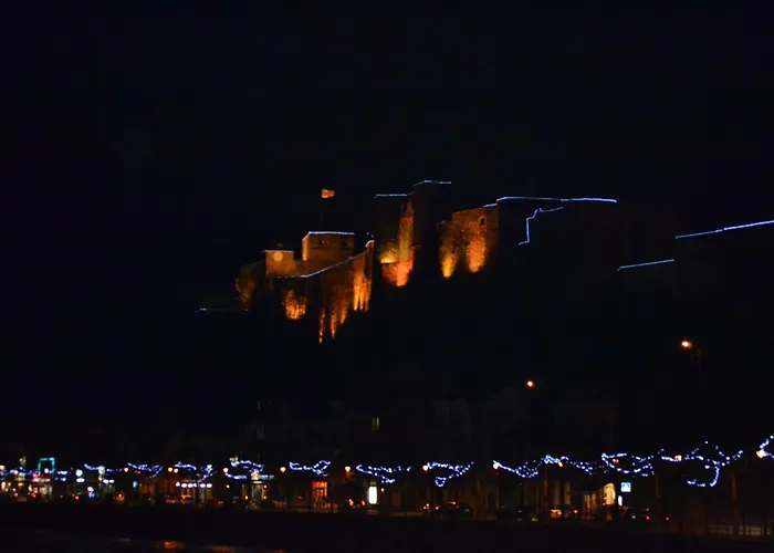 热尔内勒度假屋 布永